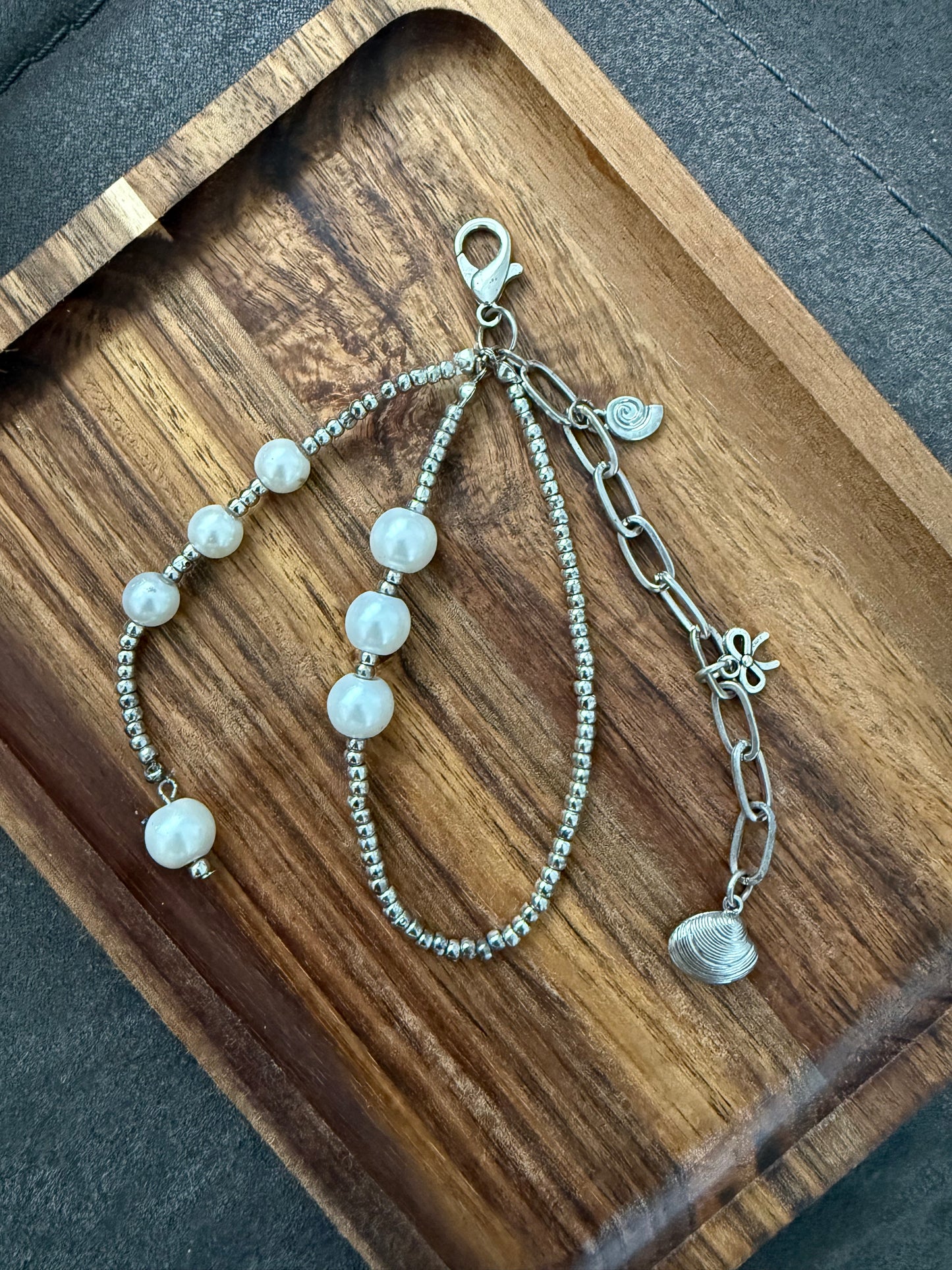 Pearly Chique (Silver) - Bag Charm